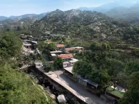 Yimeng Suji Caoshe (Mengshan Renjia Scenic Area)