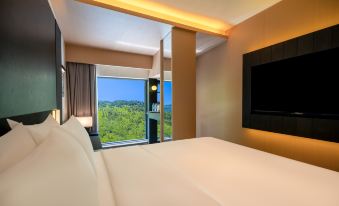 SFEEL Designer Hotel (Jiuzhaigou Valley Scenic and Historic Interest Area Tourist Center)