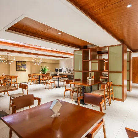 Starway Hotel (Yongcheng Jinboda Square)