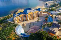Oleborg Giraffe Manor Hotel - Rooftop Pools
