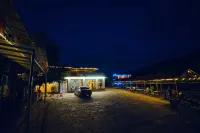 Kuandian Qingshangou Jinzi Farmhouse - parking