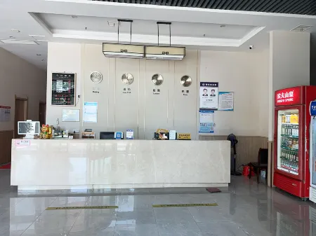 Xixiangfeng Hotel (Guangshui No.1 High School Branch) Отели рядом с достопримечательностью «Yintaishan Park and Zoo (South Gate)»