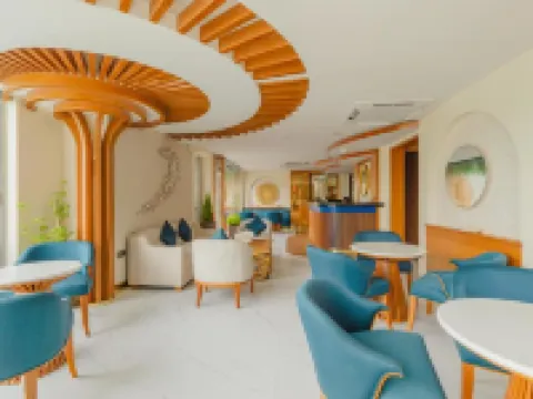 UMET Seaview Hotel with Free Roundtrip Airport Pick up and Drop Off Hotels near Muliaage (Palace)