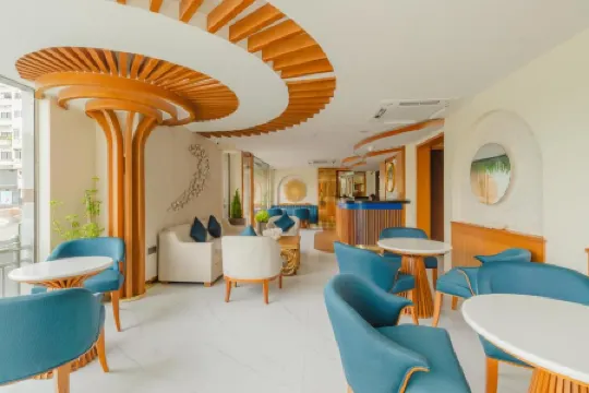 UMET Seaview Hotel with Free Roundtrip Airport Pick up and Drop Off