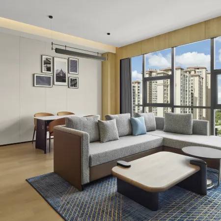 Four Points by Sheraton Guiyang Shilihetan