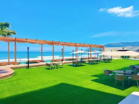 Cloud Coast Hotel Отели рядом с достопримечательностью «Turtle National Reserve Areas»