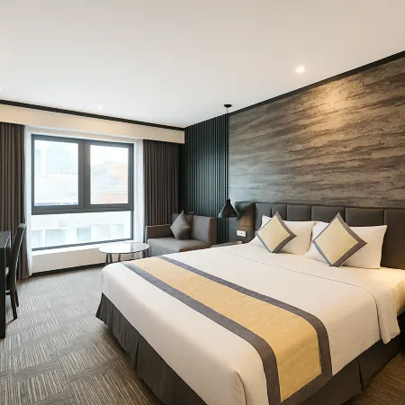 Tuong Vi Corner Hotel Отели рядом с достопримечательностью «Университет иностранных языков и вычислений Хуфлит»