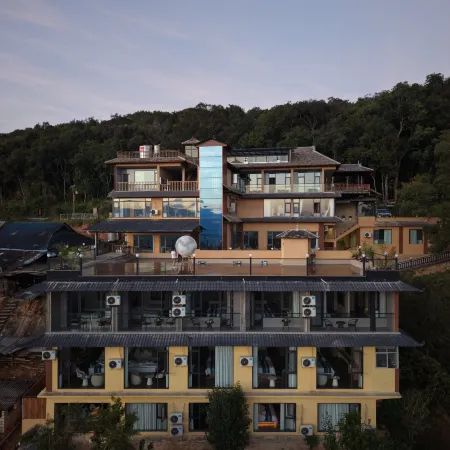 Jingyang Yuyuan Chinese Inn (Jingmaishan Ancient Tea Forest Scenic Area)