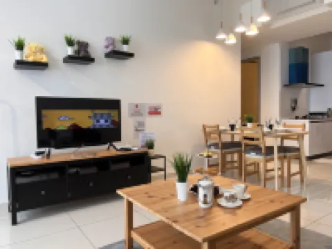 Georgetown Beacon Executive Suite 9-10pax | Amazing SkyPool