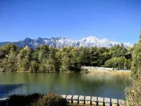 Misty Forest | Golden Dawn on Snow Peaks · Wild Luxury Secluded Mountain Lodge - บ้านพักหลังเล็ก