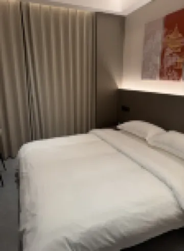 Ruijia Hotel (Jingmen West High-Speed Railway Station)