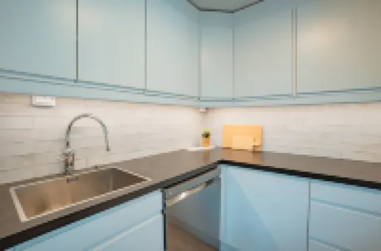 Large modern house, perfect for northern lights hunting.