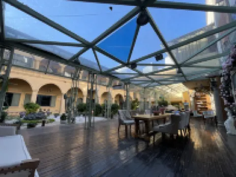 Olive Commune 1911 French Garden Hotel