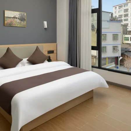 Fanghua Smart Hotel (Huili Ancient City New Era Plaza)