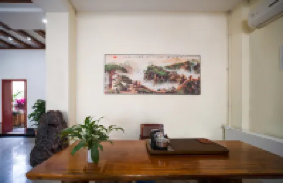 Xuyang Guesthouse (Mangshi Square Branch) - 2-Star
