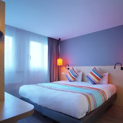 La Regence Hotels near Jardin du square des Corolles