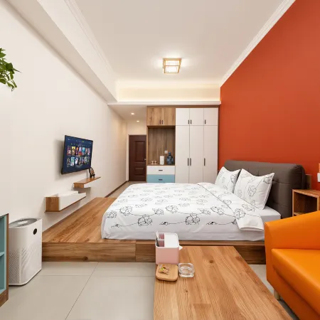Blueberry chain hotel apartment (Linyi people's Square)