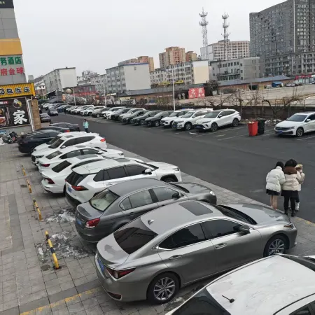 Xuefu Business Hotel (Yanji Yanbian University store)