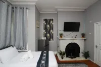 ウッドヴィル ロッジ リーズ フリー パーキング ダイレクト バス トゥ シティセンター のホテル