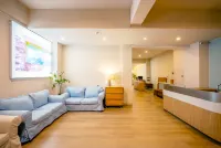 Cute Cat Theme Hotel (Yangshuo West Street Branch) - Auberges