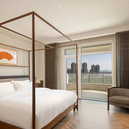 Floral · Lanhai Designer Hotel (Weihai International Bathing Beach Huoju 8th Street Branch)