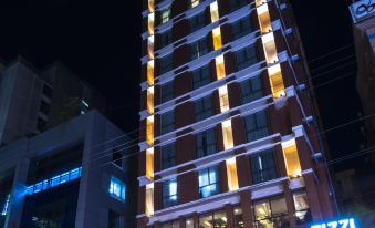 Platinum Grand