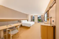 Ji Hotel （Guiyang Jiaxiu Tower）