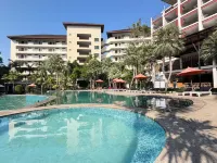 Sunday Wongamat Privacy Pattaya Hotels near Mum Aroi Naklua