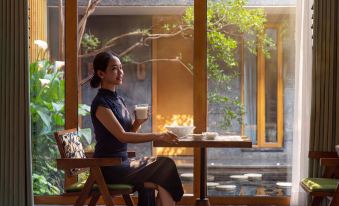 Lijiang Garden Retreat -Rooftop Jade‑Dragon Peak & Old Town Panorama,Free  Coffee & Yunnan Beer