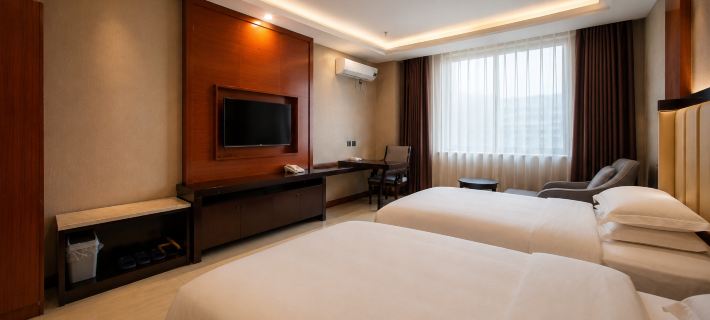 Bayin Hotel Hotels in Hejing