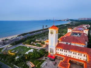 煙台百納瑞汀天越湾ホテル（趣浪国際砂浜）