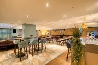 Hilton London Kensington Hotel - breakfast