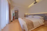Lustrine Light Luxury Resort · Chuan Shang Qingbaili (Jingdezhen Taoxichuan) - Kitchens