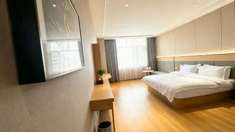Pingliang Bodun Hotel in Huating, Gansu