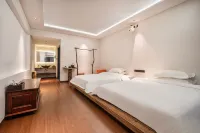 Tireless Forest Hiking Chill Private Hot Spring Homestay - balcony