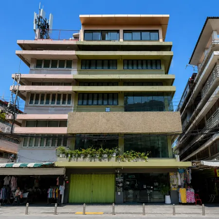 Blue Dream Hostel Khaosan Отели рядом с достопримечательностью «Армия Таиланд»