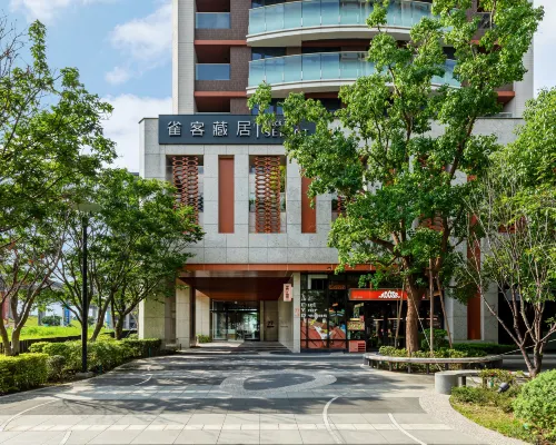 CHECK inn Select New Taipei Sanchong Waterfront Hotels near Dahan Bridge