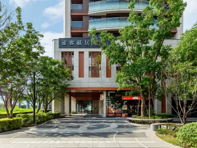 CHECK inn Select New Taipei Sanchong Waterfront Hoteles en Distrito de Sanchong