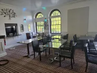 Maya Hotel - Parkering