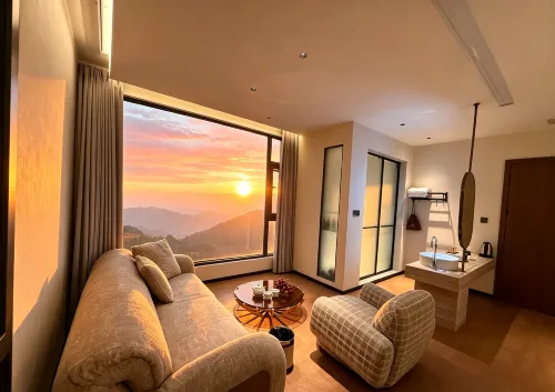Xing Shi · Chun Shan Homestay (Mangshan Wuzhi Peak Branch) - parking