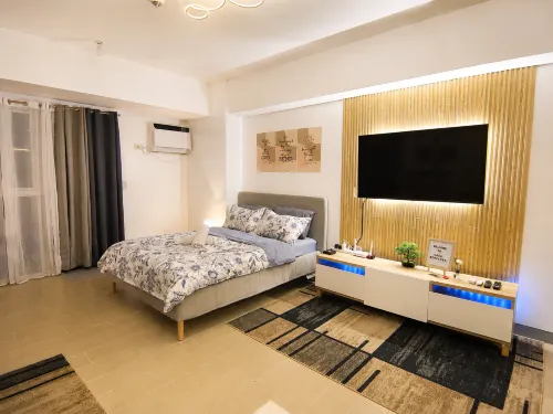 Casa Menuchah @ Venice Luxury Residences, near BGC and Airport - 2-Star