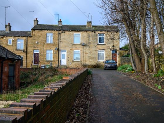 Comfortable 2-Bed Home in Batley – Sleeps 3