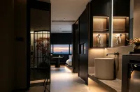 Narrhalf Sanctum · Shijiantang High‑Rise Design Hotel (Jiaxiu Tower, Minsheng Road, Guiyang) - ที่มีบาร์