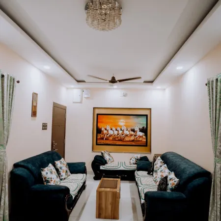 Luxury 3BHK NearAirport and Railway Ashoka Home