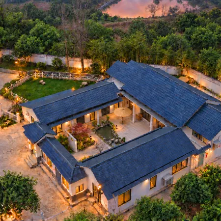 Yidu Pomegranate Courtyard | Siheyuan Holiday Homestay (Longhu Urban Wetland Park)