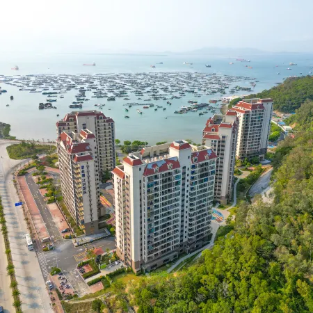 Fengyue Four Seasons Apartment Hotel (Yangjiang Hailing Island North Luowan Branch)