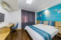 Chenghua Hotel (Zhaowuda Road Inner Mongolia University)