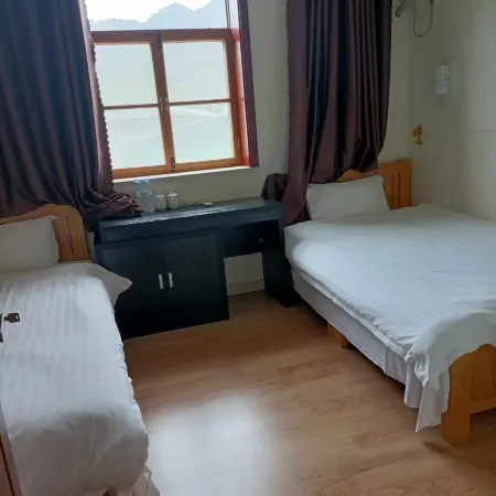 Yiyuan Shennong Yaogu Resort