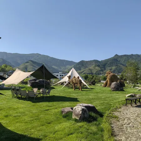 Yilong An'yun Hongcun Wild Luxury Resort