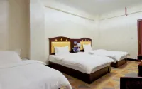 Chuxiong Jingkang Hotel